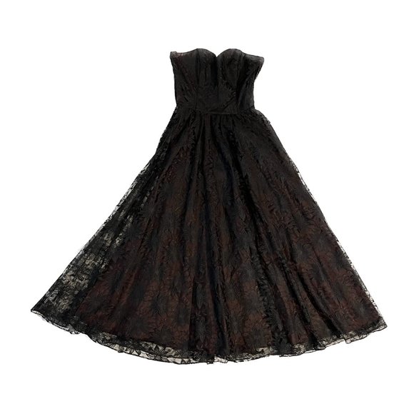 Jolie Madame Dresses & Skirts - STUNNING Jolie Madame strapless evening gown